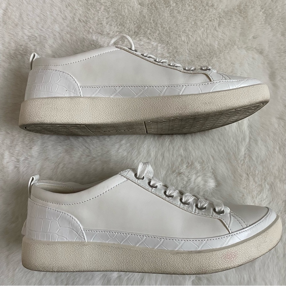 VIONIC Winny White Leather Croc-Embossed Comfort Sneakers | 6.5 - Picture 2 of 9